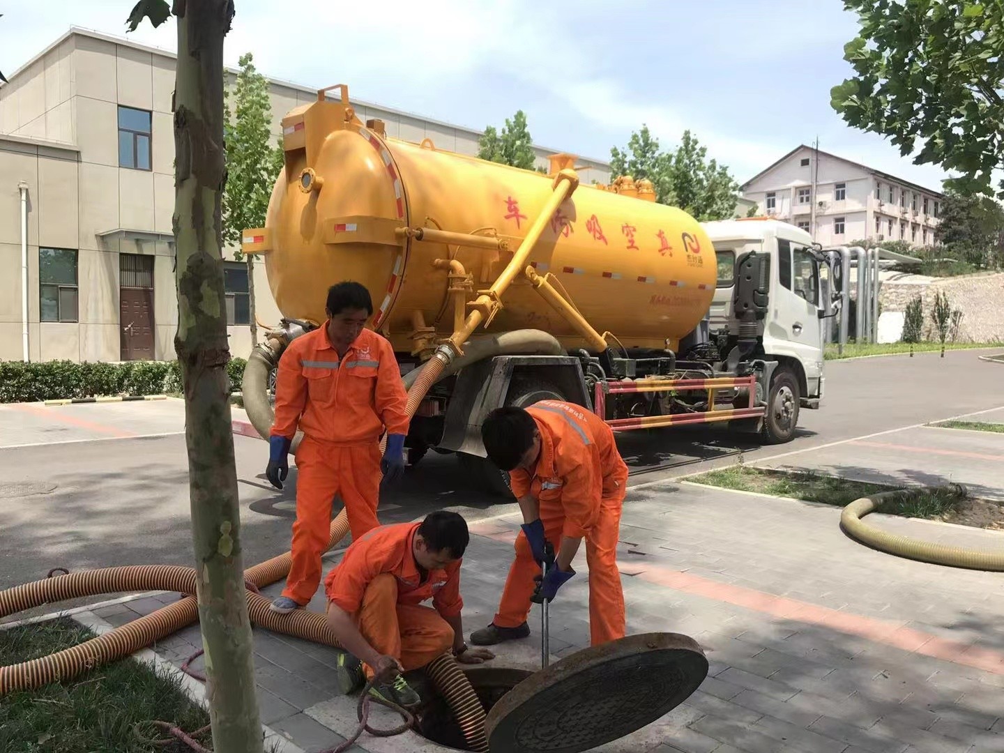 绥江化粪池清理与5-8吨吸粪车施工效率分析